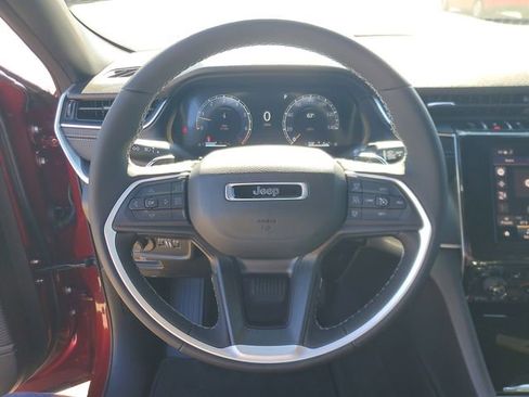 New 2025 Jeep Grand Cherokee L Altitude RWD image 19