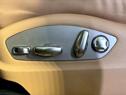 Used 2025 Porsche Macan image 39