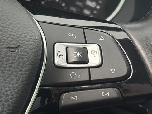 Used 2018 Volkswagen Tiguan SEL image 18