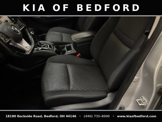 Used 2019 Nissan Rogue SV w/ Premium Package AWD/4WD image 16