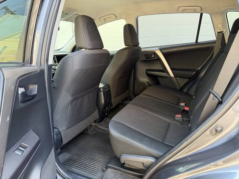 Used 2018 Toyota RAV4 LE w/ All Weather Liner Package AWD/4WD image 17