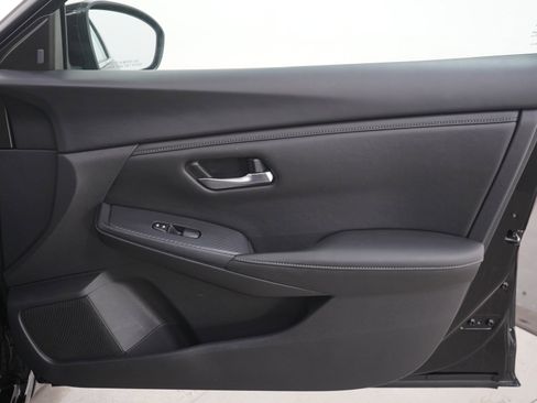 Used 2023 Nissan Sentra SV FWD image 9