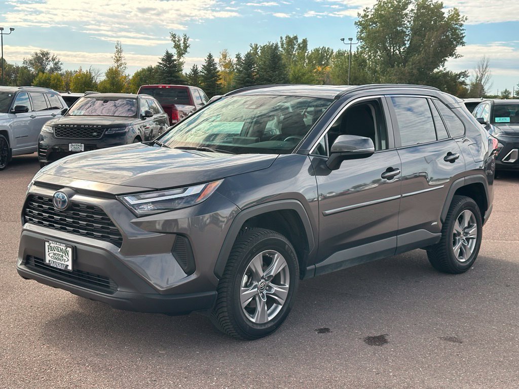 Used 2024 Toyota RAV4 LE AWD/4WD image 4