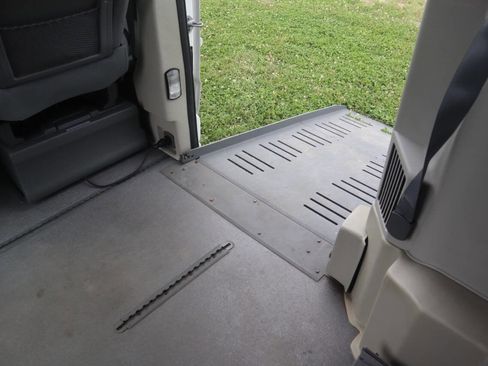 Used 2010 Dodge Grand Caravan SE w/ Popular Equipment Group FWD image 26