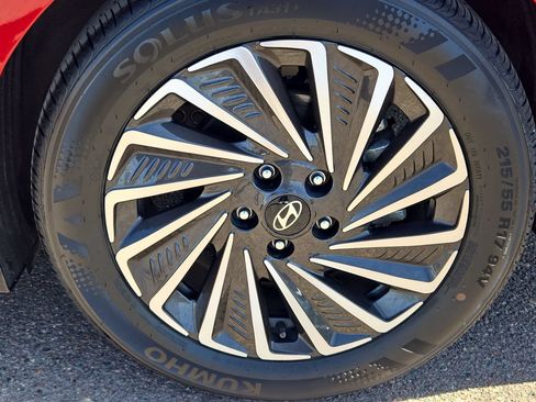 Used 2025 Hyundai Sonata SEL FWD image 32