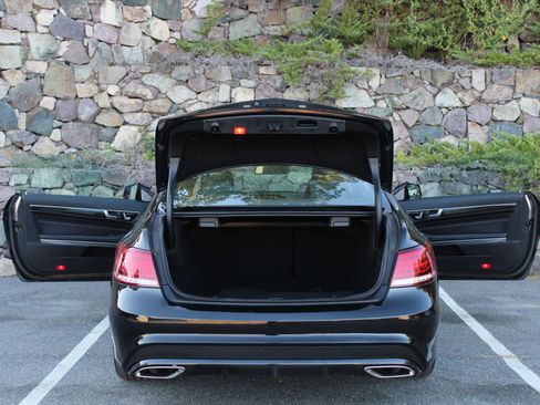 Used 2014 Mercedes-Benz E 550 Coupe image 10