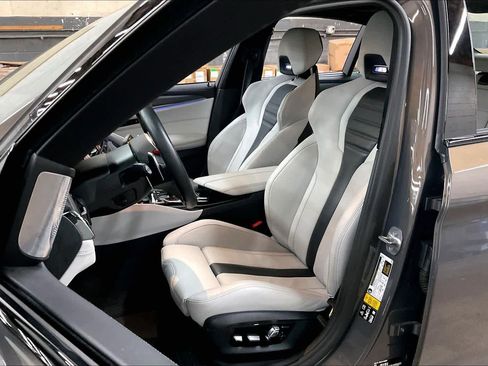 Used 2023 BMW M5 w/ Competition Package image 28