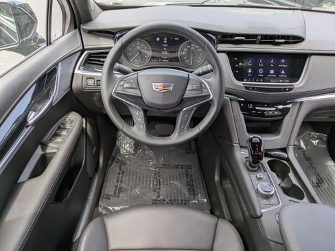 Certified 2025 Cadillac XT5 Premium Luxury w/ Technology Package FWD image 15