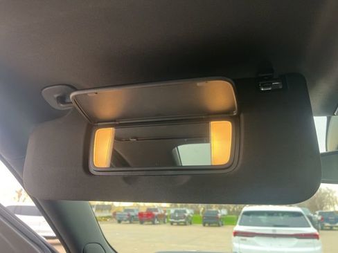 Used 2023 GMC Yukon XL Denali image 35