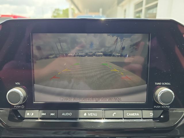 Used 2025 Nissan Pathfinder SV FWD image 21