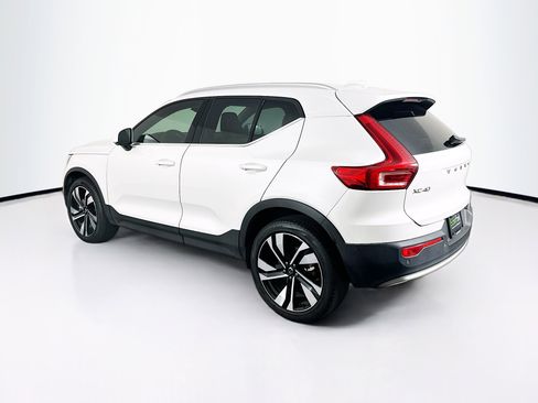 Used 2024 Volvo XC40 B5 Plus w/ Climate Package AWD/4WD image 5