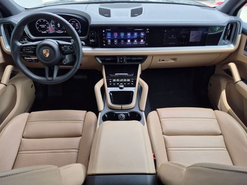 Certified 2026 Porsche Cayenne AWD/4WD image 19