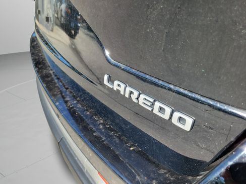 Certified 2025 Jeep Grand Cherokee Laredo w/ Trailer Tow Package AWD/4WD image 30