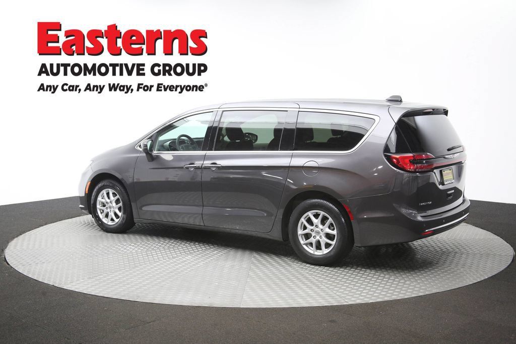 Used 2023 Chrysler Pacifica Touring-L FWD image 66