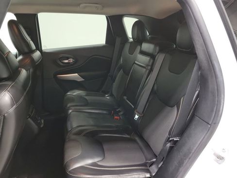 Used 2018 Jeep Cherokee Latitude Plus image 24