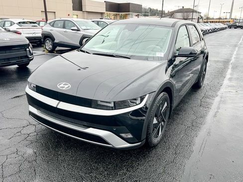 New 2026 Hyundai Ioniq 5 SE image 3