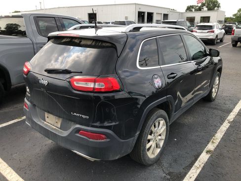 Used 2016 Jeep Cherokee Limited w/ Luxury Group AWD/4WD image 4