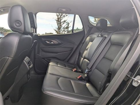 Used 2023 GMC Terrain SLT image 14