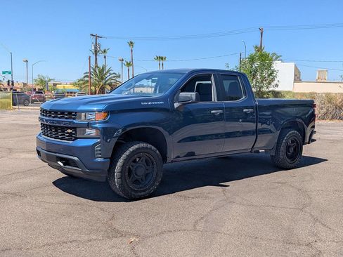 Used 2019 Chevrolet Silverado 1500 Custom w/ Trailering Package image 8
