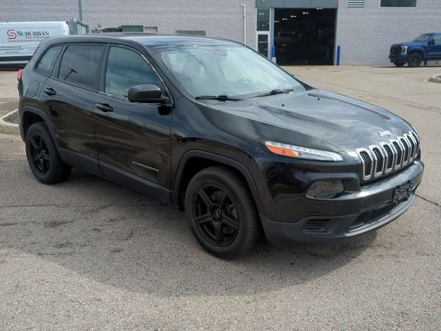 Used 2014 Jeep Cherokee Sport image 2