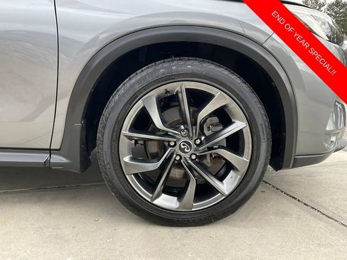 Used 2019 INFINITI QX50 Essential w/ Sensory Package image 9
