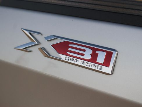 Used 2022 GMC Sierra 1500 Elevation w/ Preferred Package AWD/4WD image 11
