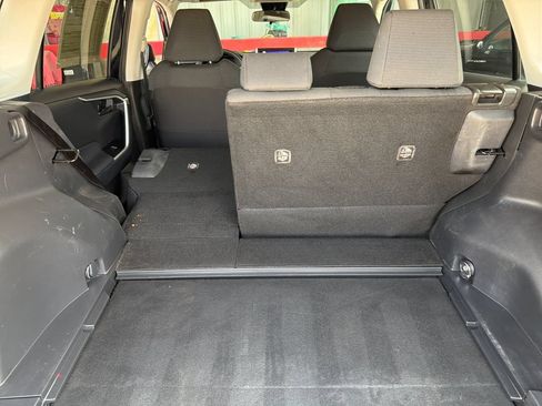 Used 2024 Toyota RAV4 LE AWD/4WD image 15