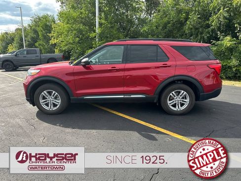 Used 2023 Ford Explorer XLT w/ Equipment Group 202A AWD/4WD image 2