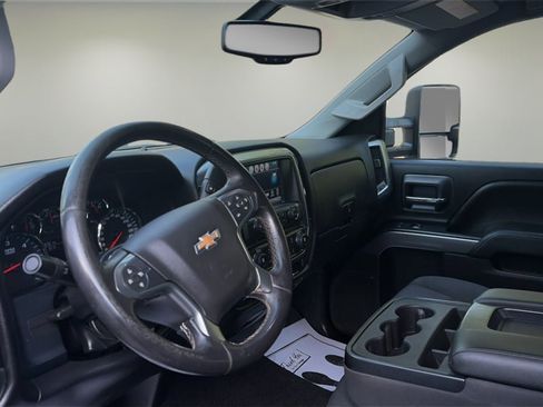 Used 2016 Chevrolet Silverado 2500 LT w/ LT Convenience Package image 10