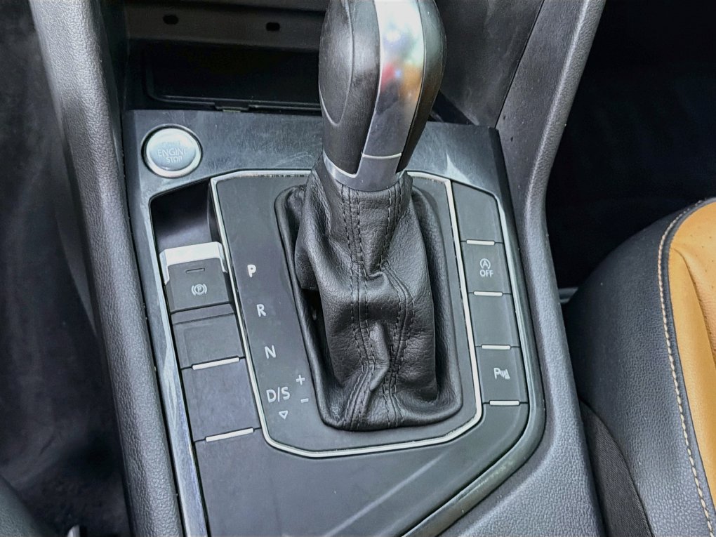Used 2019 Volkswagen Tiguan SEL FWD image 21