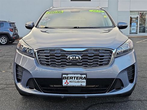 Used 2020 Kia Sorento LX w/ LX I4 Convenience Package image 2