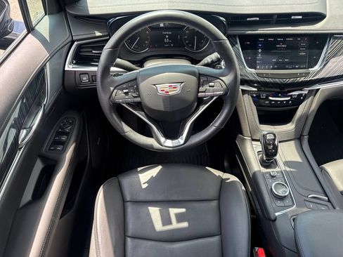 Used 2024 Cadillac XT6 Premium Luxury AWD/4WD image 17