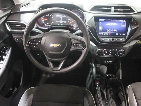 Used 2023 Chevrolet TrailBlazer LT w/ Convenience Package FWD image 28