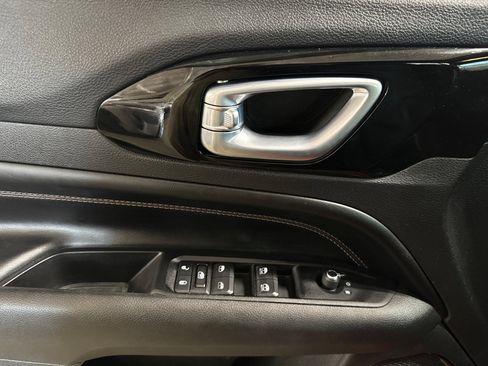 Used 2022 Jeep Compass Limited image 11