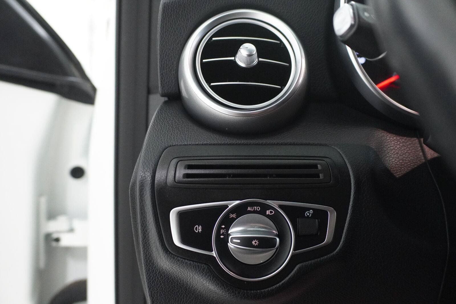 Used 2021 Mercedes-Benz GLC 300 image 13