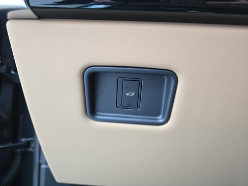 New 2026 Land Rover Range Rover SE image 26