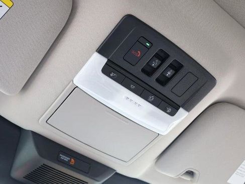 Certified 2025 Nissan Pathfinder SL w/ SL Premium Package FWD image 21