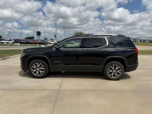 Used 2022 GMC Acadia SLE w/ Driver Convenience Package FWD image 7