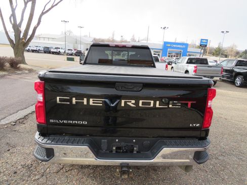 Used 2020 Chevrolet Silverado 2500 LTZ w/ LTZ Plus Package image 12