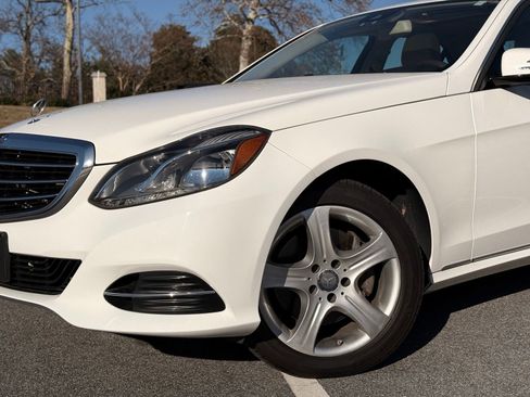 Used 2014 Mercedes-Benz E 350 4MATIC Sedan image 2