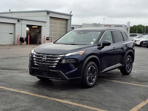 Certified 2024 Nissan Rogue SV AWD/4WD image 2
