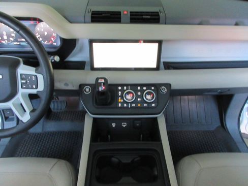 Used 2024 Land Rover Defender 110 S AWD/4WD image 50