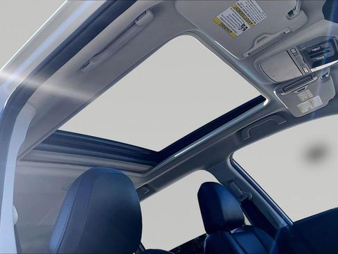 Used 2022 Subaru Forester Touring image 27