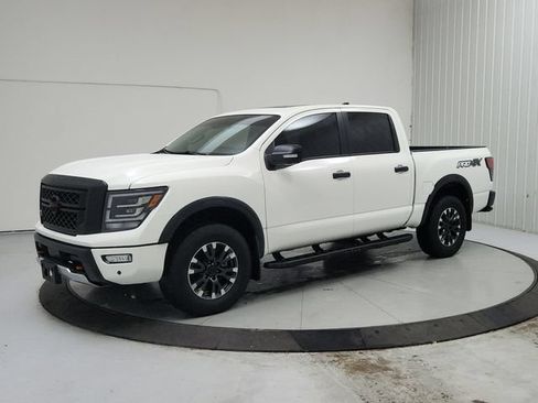 Used 2024 Nissan Titan PRO-4X w/ Pro-4x Convenience Package AWD/4WD image 3