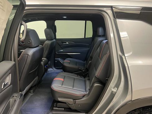 New 2026 Chevrolet Traverse RS w/ LPO, Floor Liner Package AWD/4WD image 29