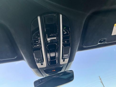 Used 2020 Porsche Cayenne Turbo AWD/4WD image 25