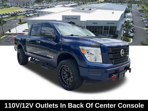 Used 2021 Nissan Titan SV w/ SV Convenience Package RWD image 9