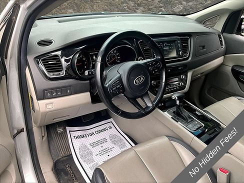 Used 2018 Kia Sedona EX FWD image 12