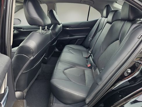 Used 2022 Toyota Camry XLE w/ Carpet Mat Package (TMS) FWD image 15