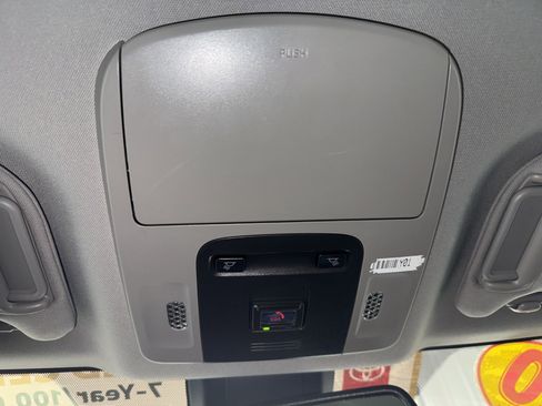 Used 2020 Toyota Camry LE image 25